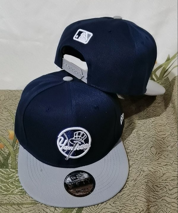 New York Yankees's dark blue cap